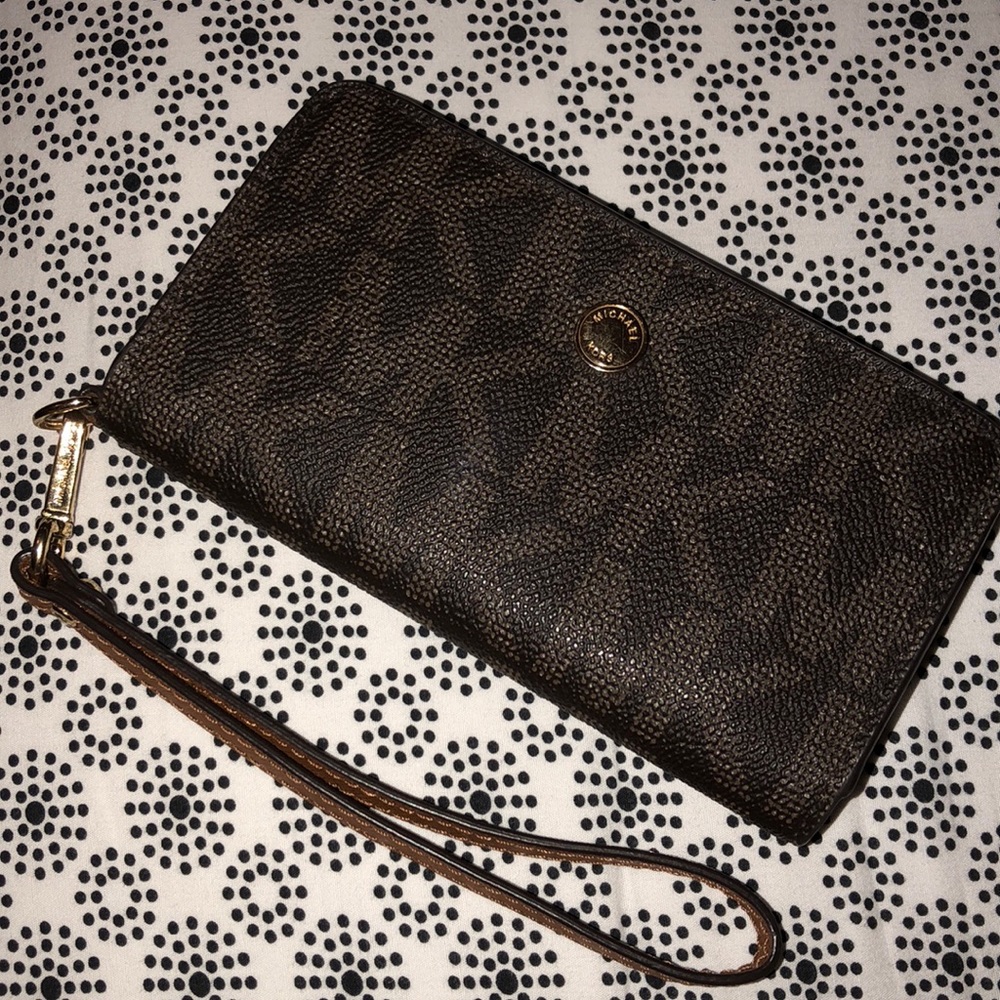 Michael Kors wallet/phone case
